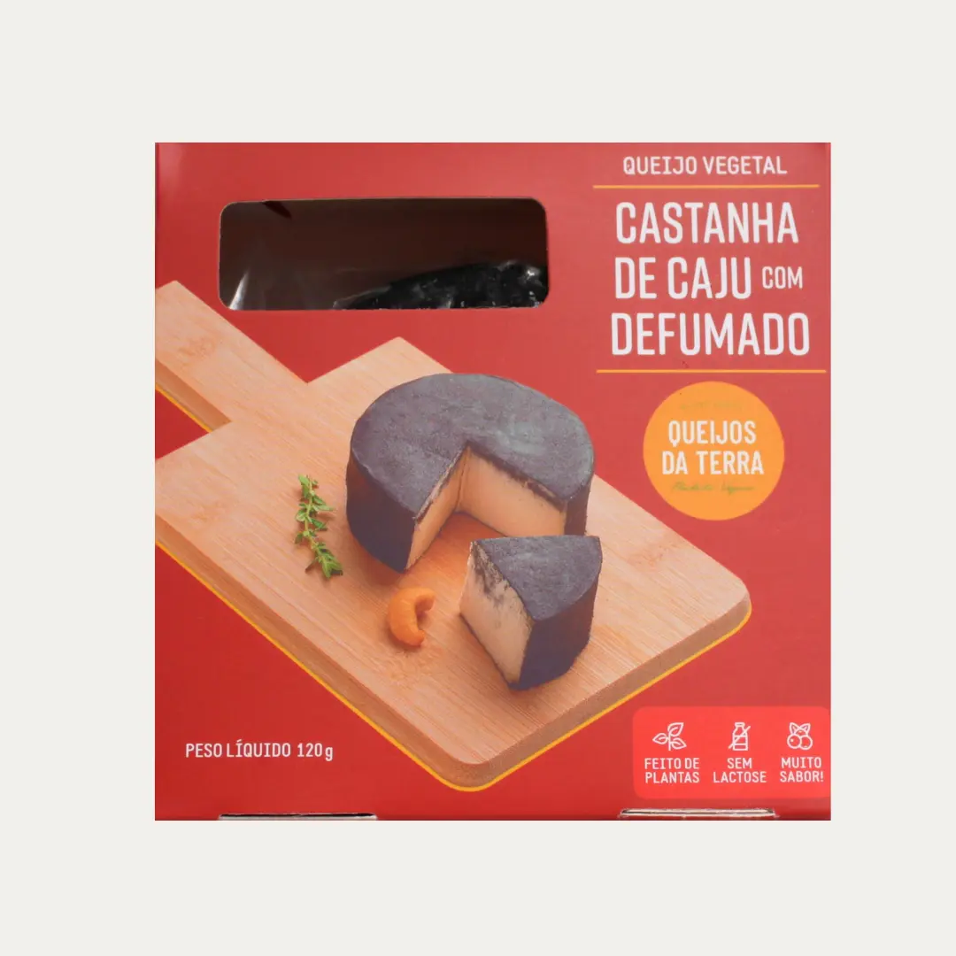 Embalagem de Queijo de Castanha de Caju Defumado de cor vermelha.