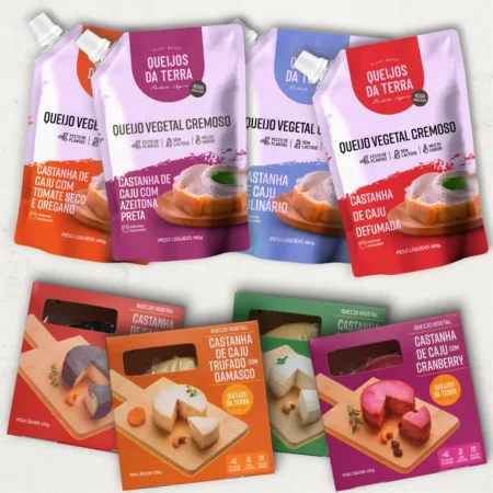 Um kit com todos os nossos Queijos de Castanha de Caju! O kit contém 4 Queijos de Castanha de Caju Cremosos em embalagens pouch: Tomate Seco e Orégano em laranja, Azeitona Preta em roxo, Culinário em azul e Defumado em vermelho; e 4 Queijos de Castanha de Caju de Corte em caixas: Queijo de Castanha de Caju Defumado em vermelho, Queijo de Castanha de Caju Trufado com Damasco em laranja, Queijo de Castanha de Caju com Gergelim em verde e Queijo de Castanha de Caju com Cranberry em roxo.