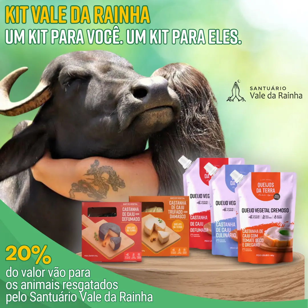 Ao escolher o Kit Vale da Rainha, você também cuida de vidas: 20% do valor é destinado aos animais resgatados pelo Santuário Vale da Rainha. O kit contém 3 Queijos de Castanha de Caju Cremosos em embalagens pouch: Tomate Seco e Orégano em laranja, Culinário em azul e Defumado em vermelho; e 2 Queijos de Castanha de Caju de Corte em caixas: Queijo de Castanha de Caju Defumado em vermelho e Queijo de Castanha de Caju Trufado com Damasco em laranja.